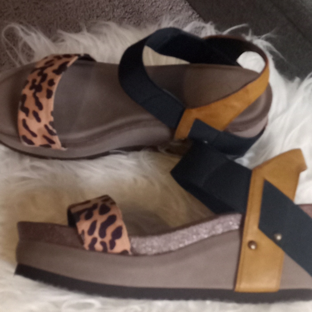Women's sandals platform 2 1/2 in platform